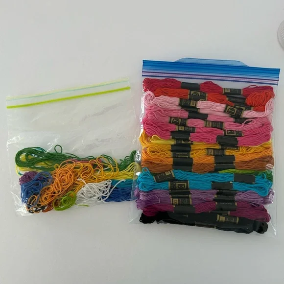 🦋 5/$25 - Assorted Janlynn Multicolor Embroidery Floss Bundle - Picture 10 of 10